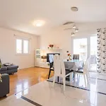 Tomo Apartament *
