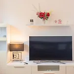 Tomo * Podstrana