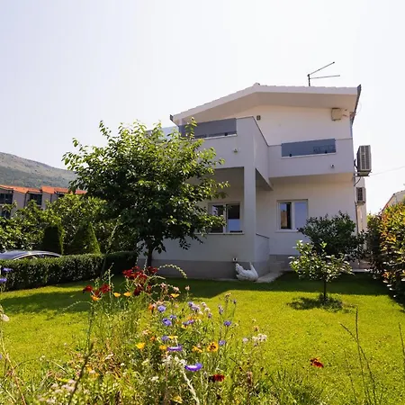 Tomo Apartament *